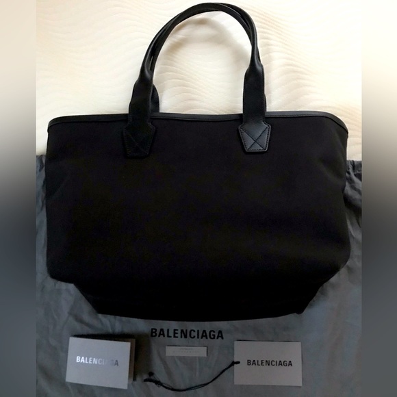 ❌SOLD❌🔥BALENCIAGA Beach Tote🔥 - Picture 8 of 12